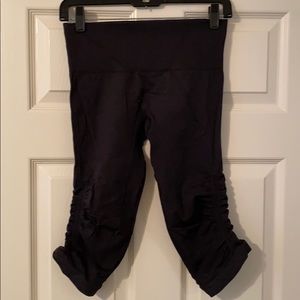Lululemon crop workout pants